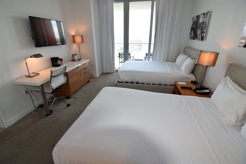 Stuning Ocean View 3 Bed 3 Bath Across The Beach @ Beachwalk - photo 3