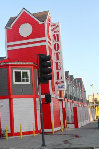 The Broadway Inn - photo 14