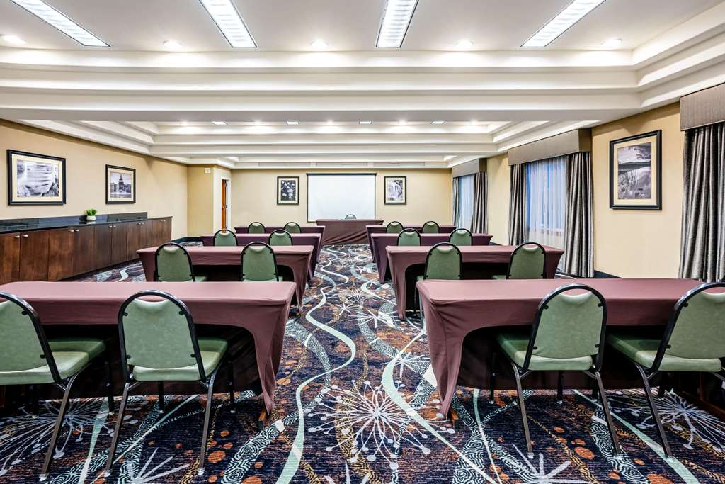 La Quinta Inn & Suites by Wyndham Coeur d`Alene - photo 25