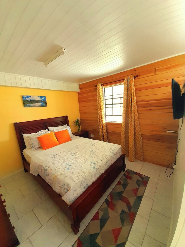 Pinard’s Mountain Resort Cottage 6 in Pointe Michel, Dominica