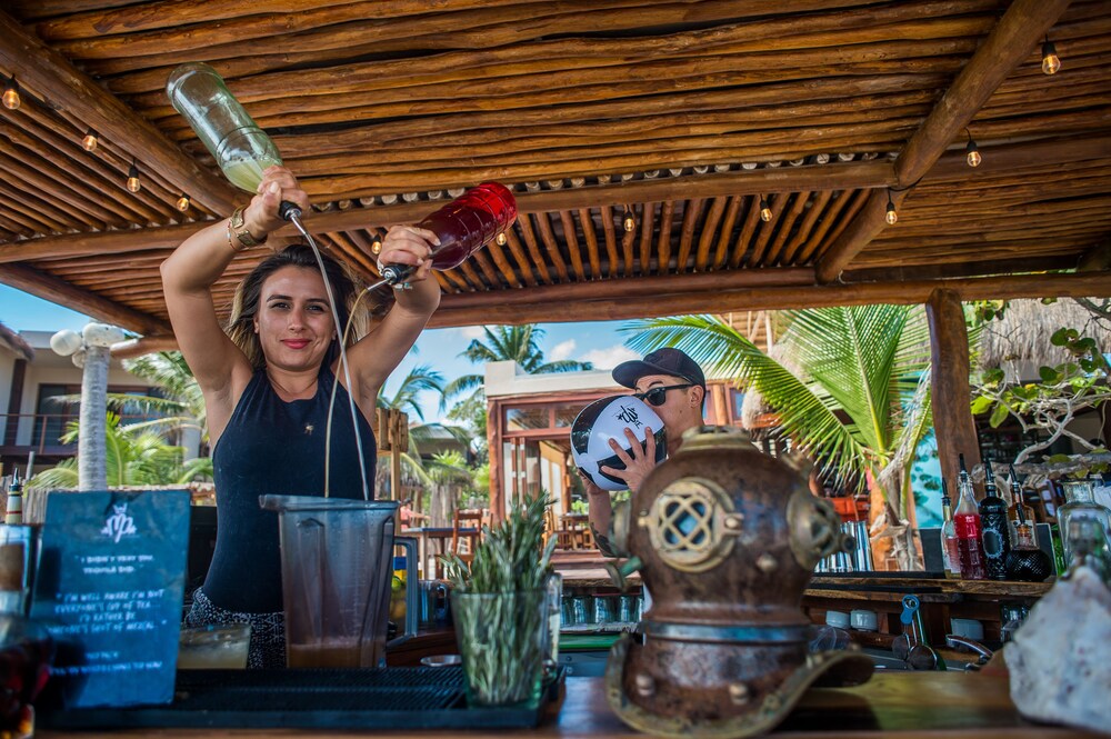 Hotel Bar