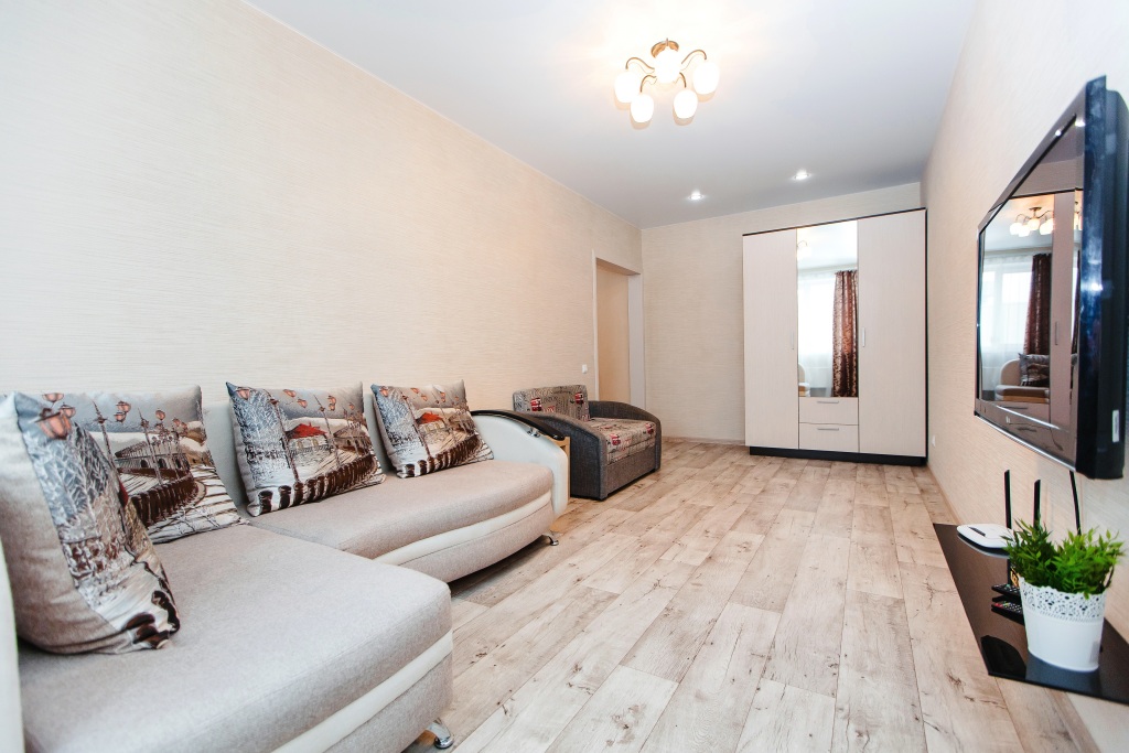 EasyRent on st. Komsomolskaya 84 b in Tol'yatti, Russia