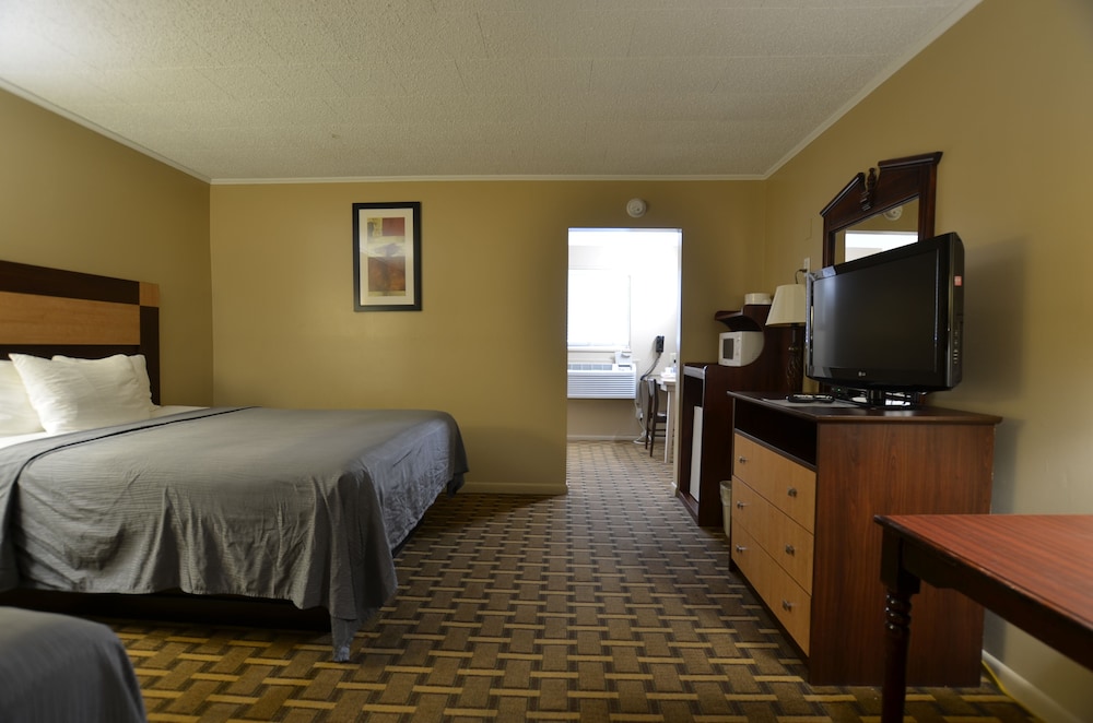 Travelowe's Motel - photo 11