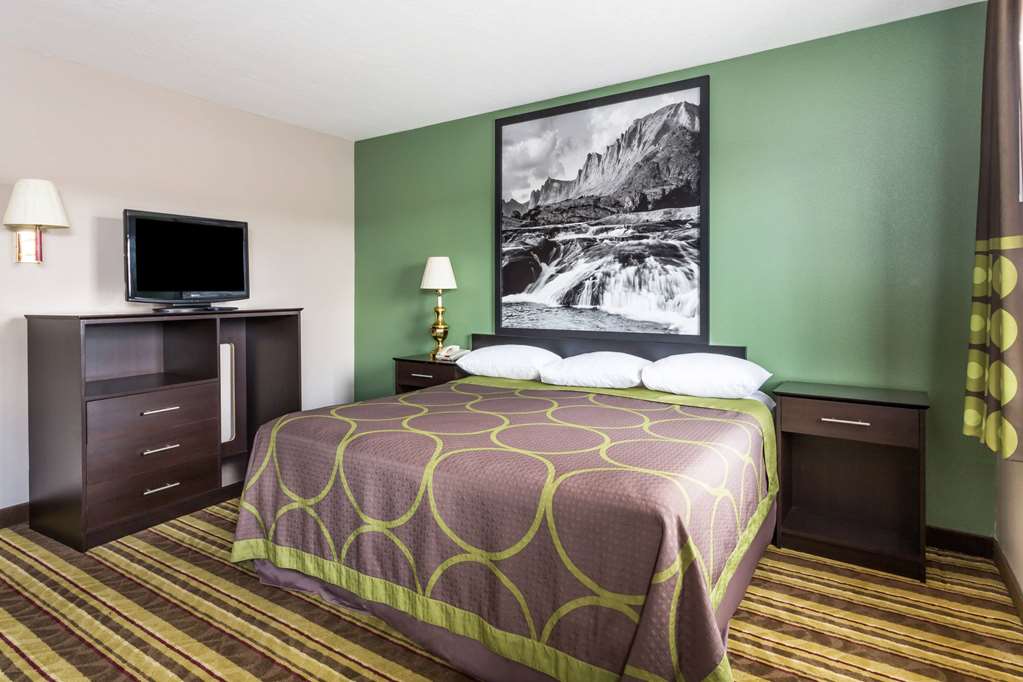 Super 8 by Wyndham Rock Springs - photo 11