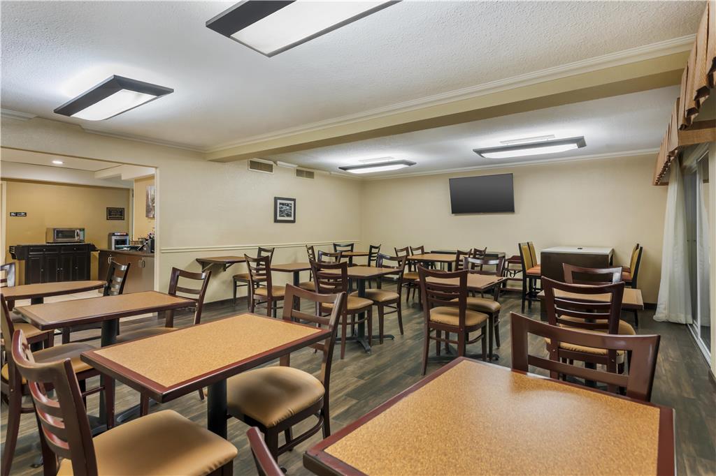 Best Western Plus Garden Court Inn - photo 49