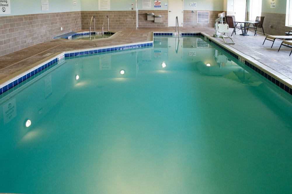 Holiday Inn Express Hotel & Suites Albert Lea I 35 by IHG - photo 21