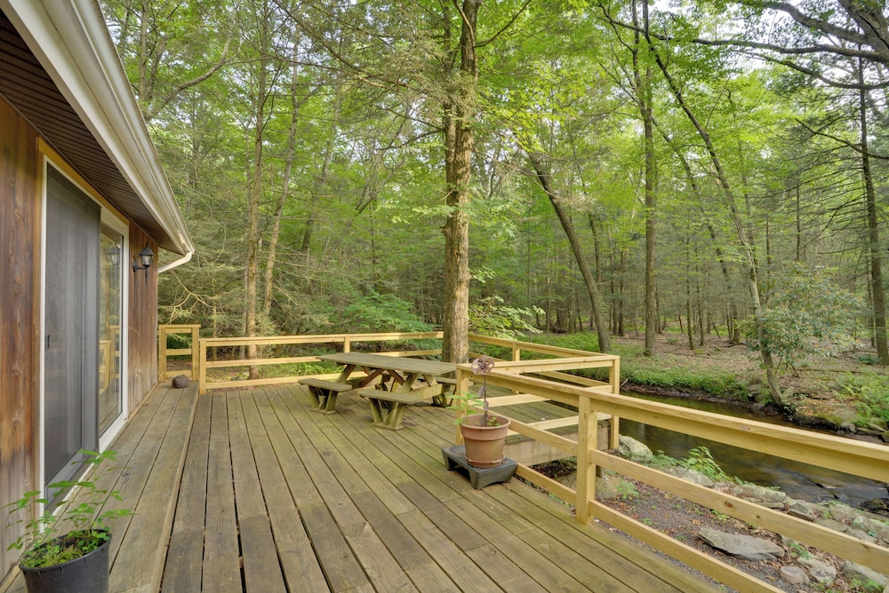 Secluded Stroudsburg Home 5 Mi To Ski Resort - photo 4