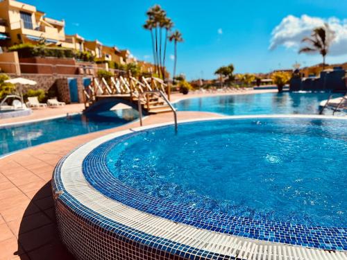 Oasis Meloneras cerca del mar in Maspalomas, Spain