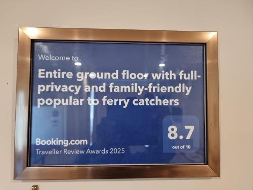 Entire ground floor with full privacy and family friendly popular to ferry catchers — 4-Star Luxury Hotel in Wellington, New Zealand