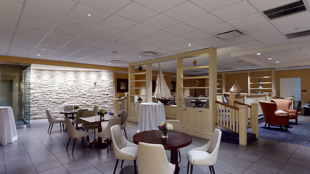 DoubleTree by Hilton Boston North Shore - photo 36