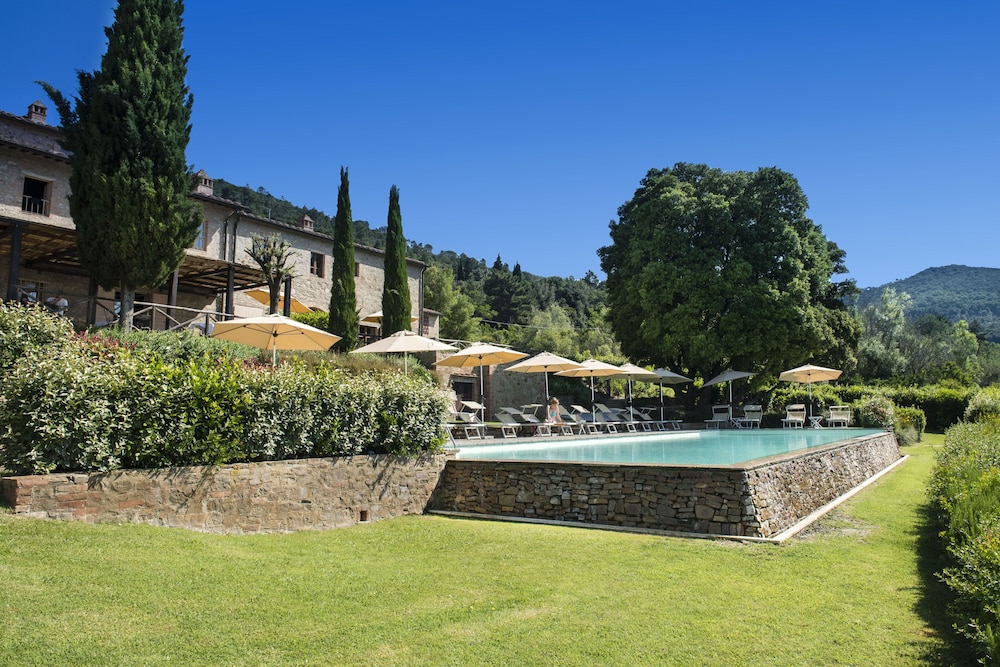 Il Defizio — 4-Star Luxury Hotel in Gambassi Terme, Italy