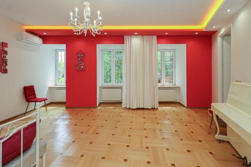 Unique 3 Apt Combo for 6 Guests by Wehost