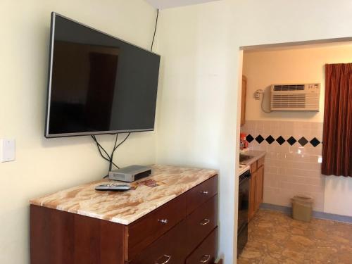 Monticello Motel - photo 28