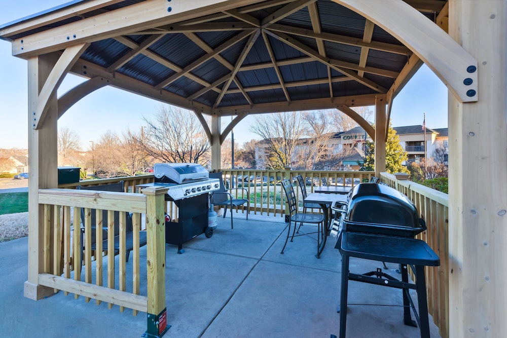 Candlewood Suites Huntersville by IHG - photo 30