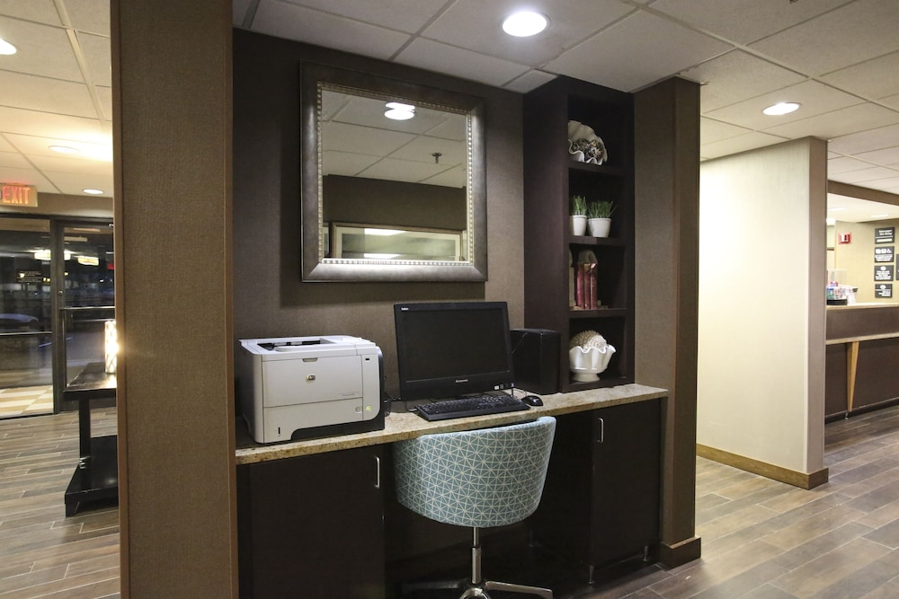 Hampton Inn Beckley - photo 41