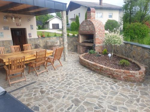 Apartma Misa Tomo Ketis Sp 17521825 — Prevalje