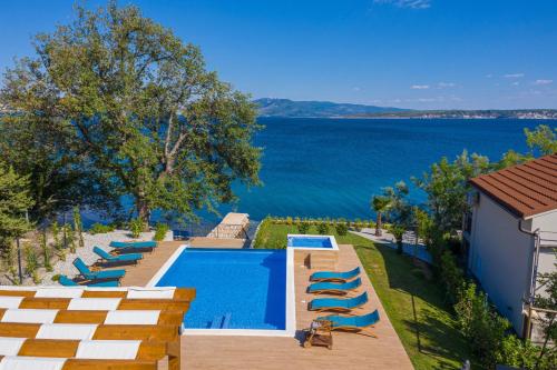 Beachfront villa Promenada — 4-Star Luxury Hotel in Posedarje, Croatia