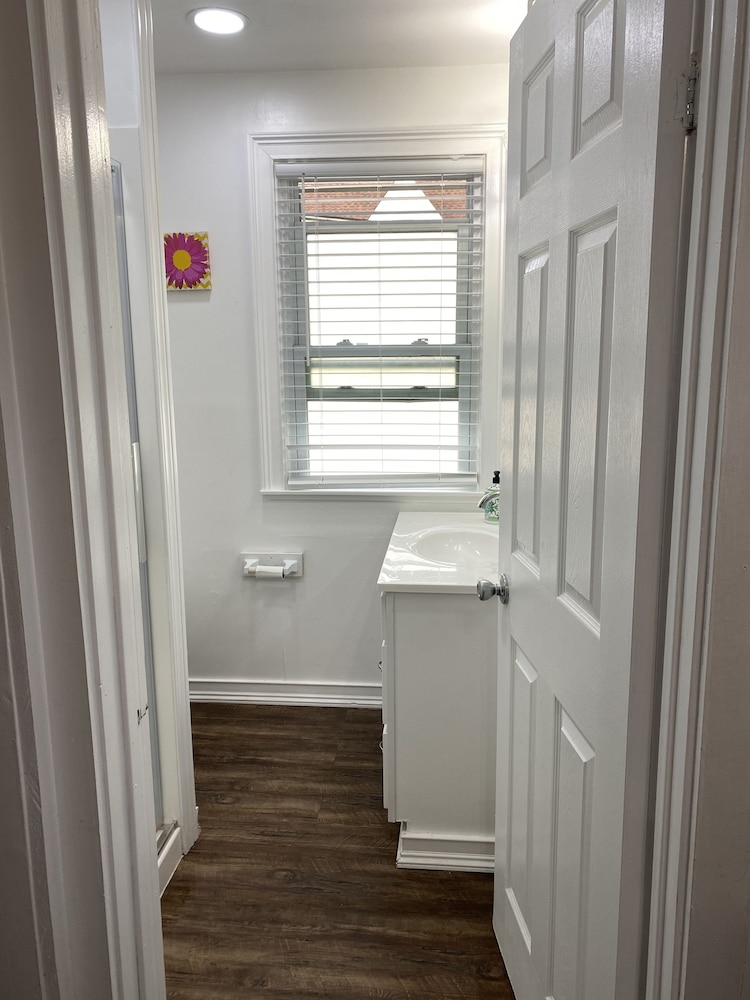 Cozy Private Bedrooms Kitchen Wifi - photo 27