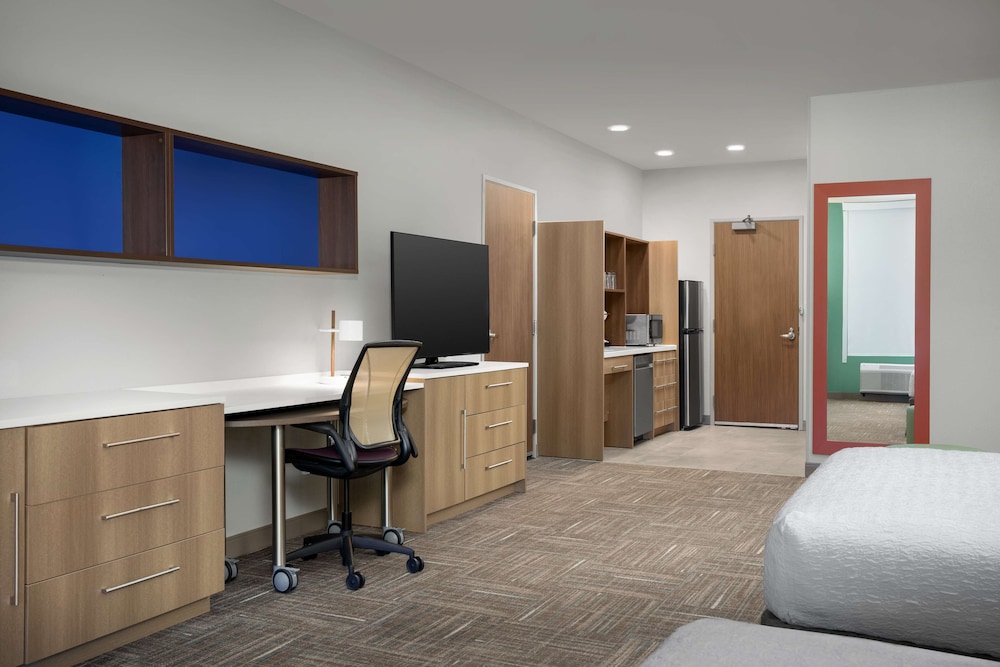 Home2 Suites by Hilton Cullman - photo 8