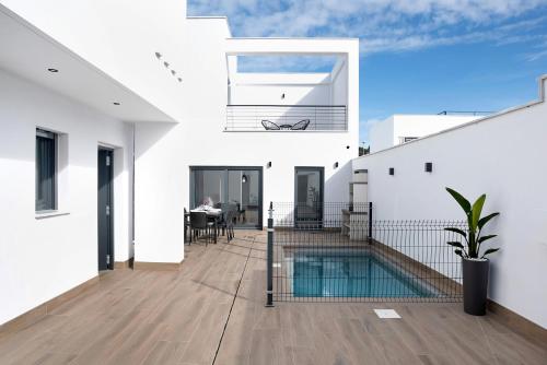 Adosado Marol Solo Familias in Conil De La Frontera, Spain