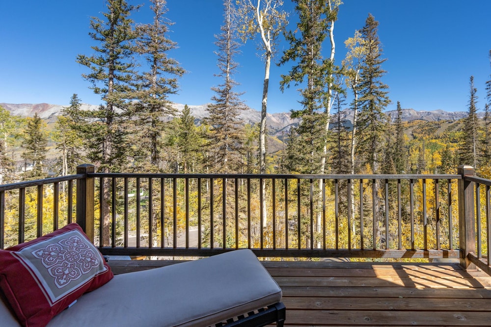 Hilltop Hideaway Expansive Views From This Private Estate Hot Tub Pool Table - photo 48