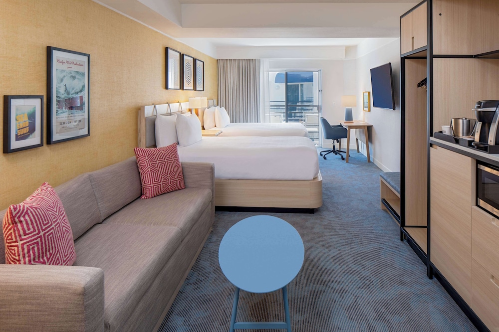 Hilton Garden Inn Dana Point Doheny Beach - photo 22