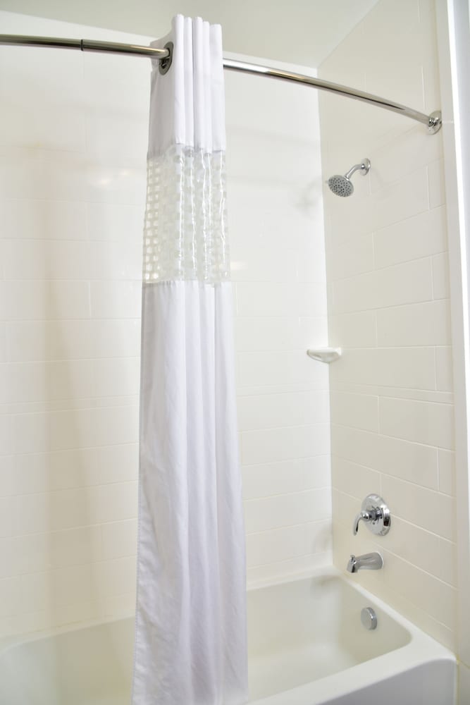 Hampton Inn Kalamazoo - photo 13