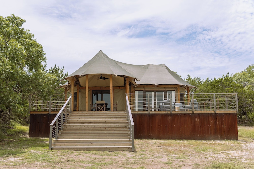 Outdoorsy Hill Country - photo 17