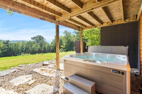 Ozark Outdoor Legacy — hotel near Branson Airport