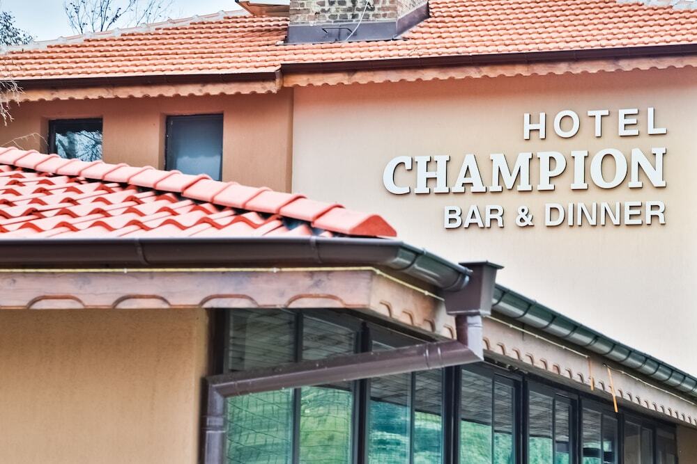 Hotel Champion — hotel in Kazanlak