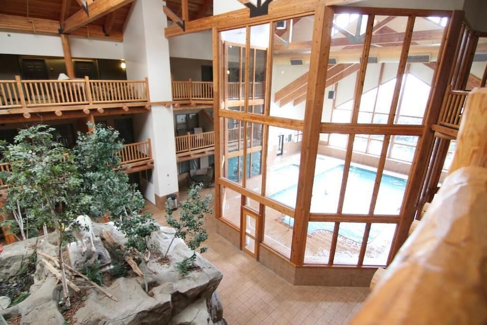 Casper C'mon Inn Hotel & Suites - photo 33