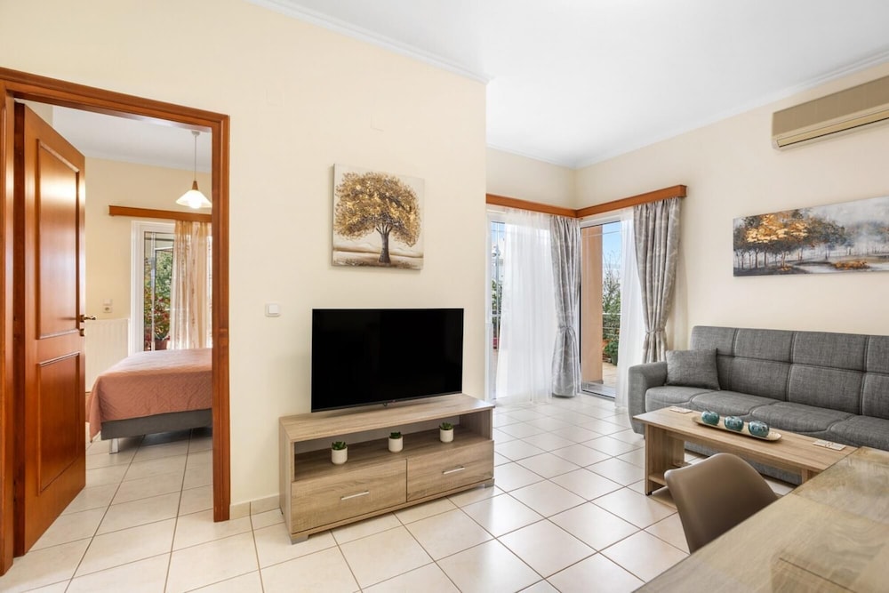 Sofie s Garden View Apartment — 4-Star Luxury Hotel in Chania, Greece