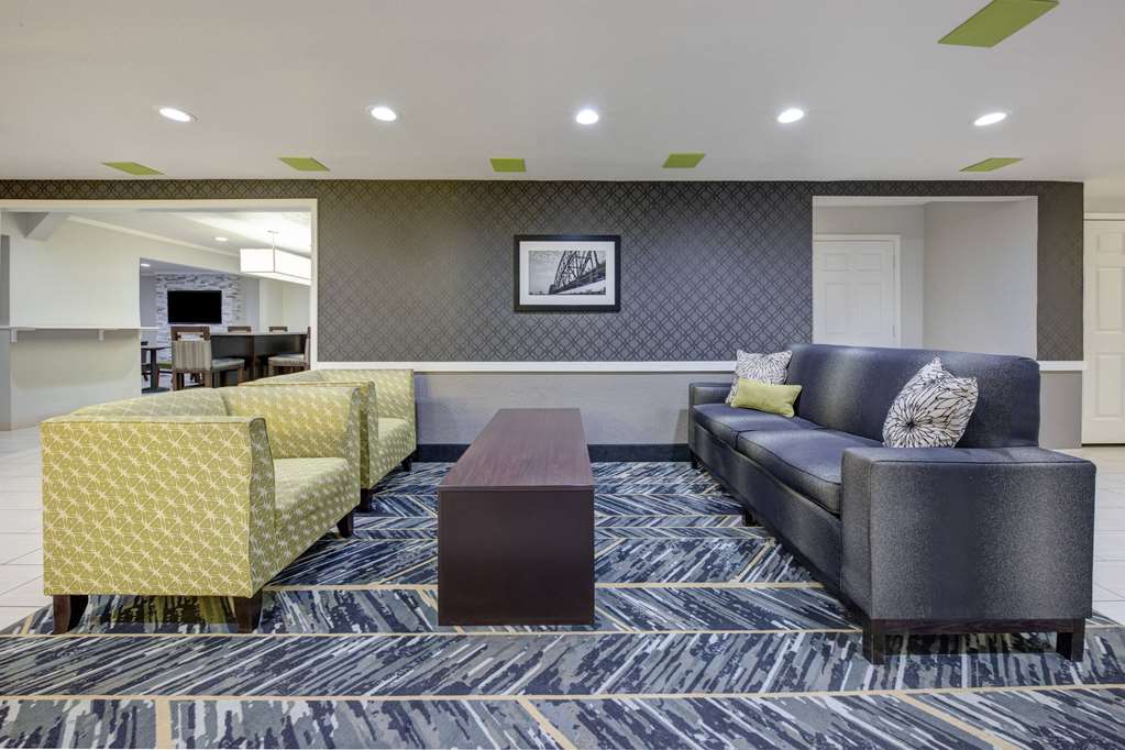 La Quinta Inn by Wyndham El Dorado - photo 8