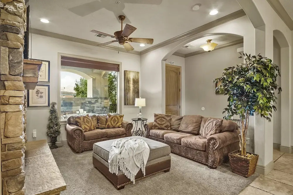 Oasis Escape Resort Amenities in Hurricane, United States