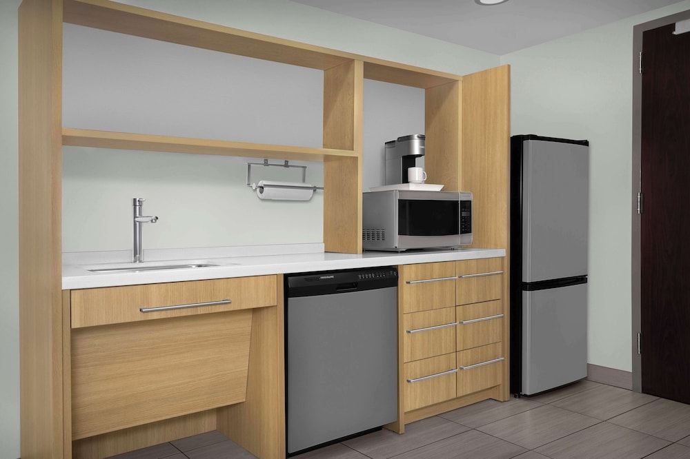 Home2 Suites by Hilton Clarksville Ft. Campbell - photo 18