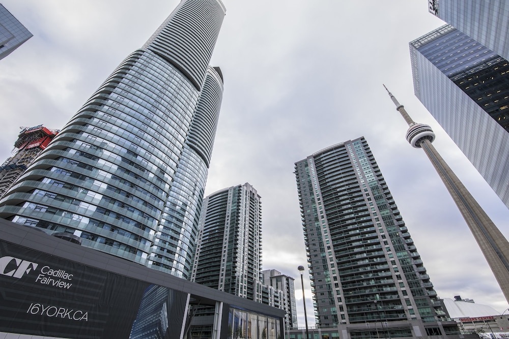 Royal Stays Condominiums Downtown — 4-Star Luxury Hotel in Toronto, Canada