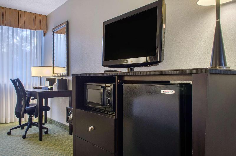 Ramada by Wyndham Shreveport Airport - photo 23