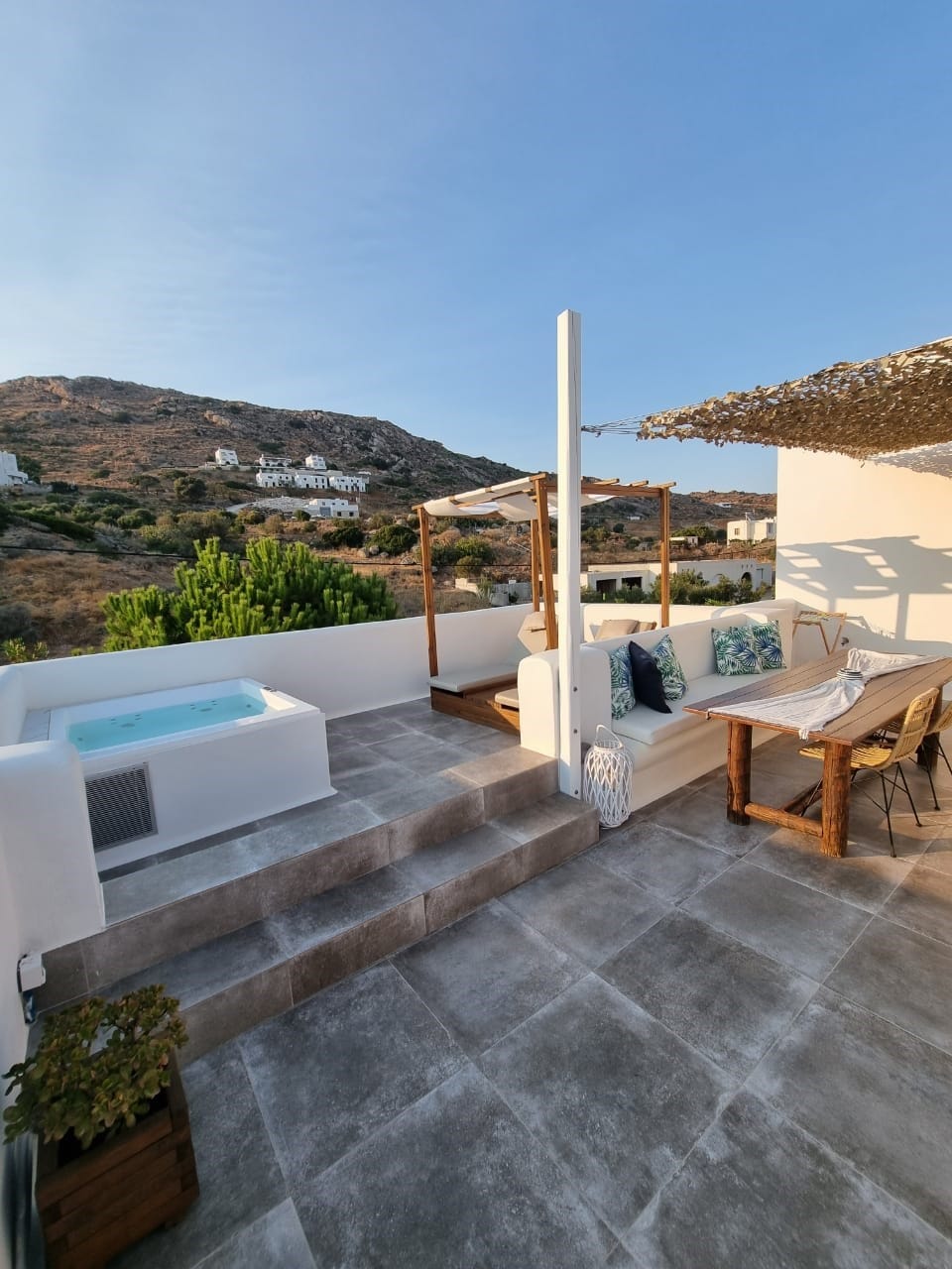 Ninemia Naxos Suites — 4-Star Luxury Hotel in Agios Georgis, Greece