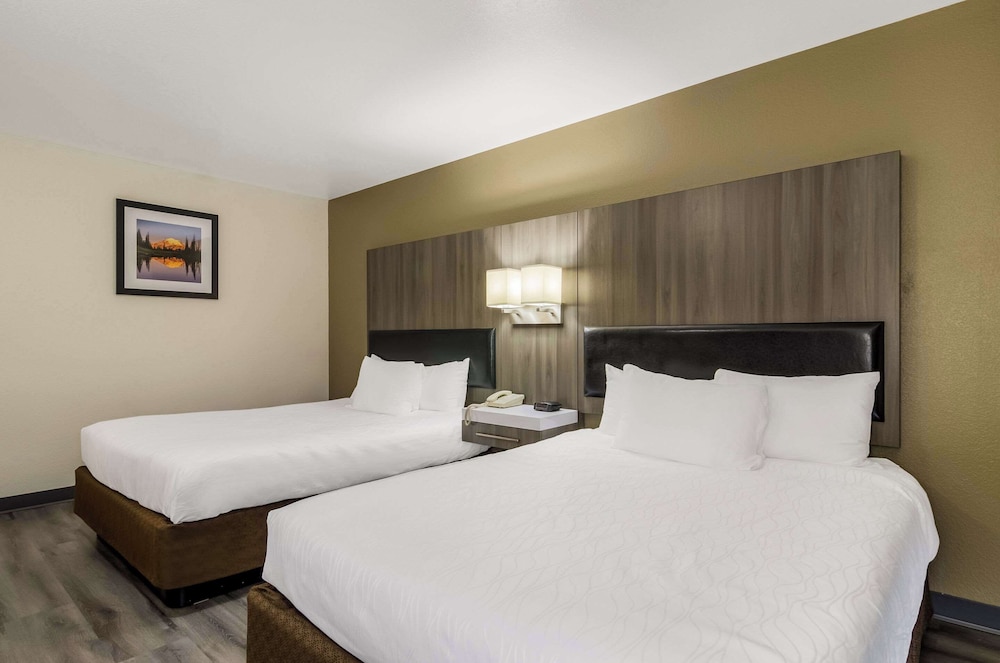 Rodeway Inn Enumclaw Mount RainierCrystal Mountain - photo 11