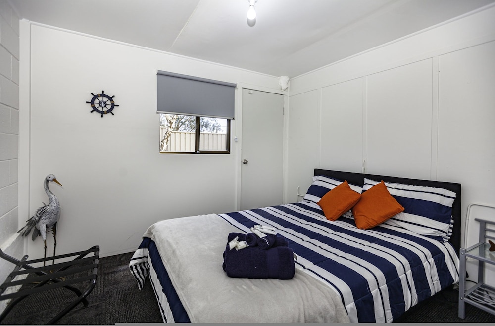 Waterbird Rest — Murray Bridge