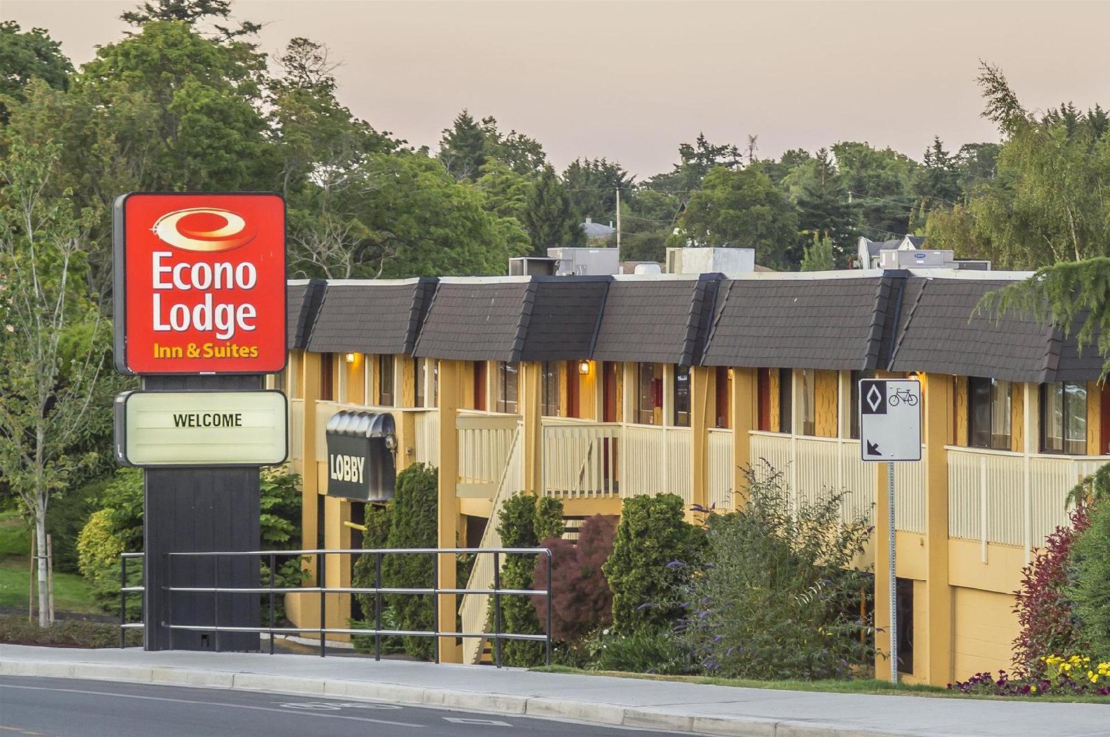 Econo Lodge Inn & Suites Victoria