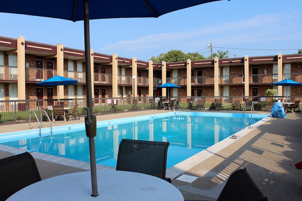 Bluegrass Inn - photo 33