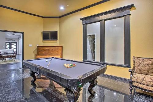 Heated Pool Pool Table Hot Tub Home Theatre Guest House Basketball Court Sleeps 20 — 4-Star Luxury Hotel in Allen, United States