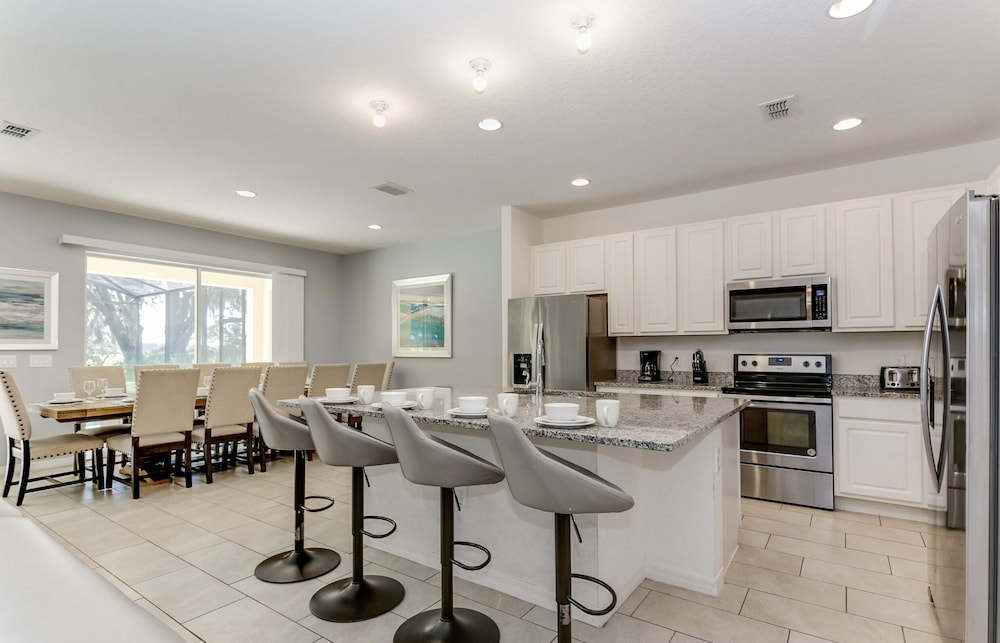 Beautiful 9 bedroom pool home located in the Solterra Resort home - photo 26