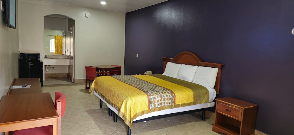 Texas Inn and Suites RGV - photo 13