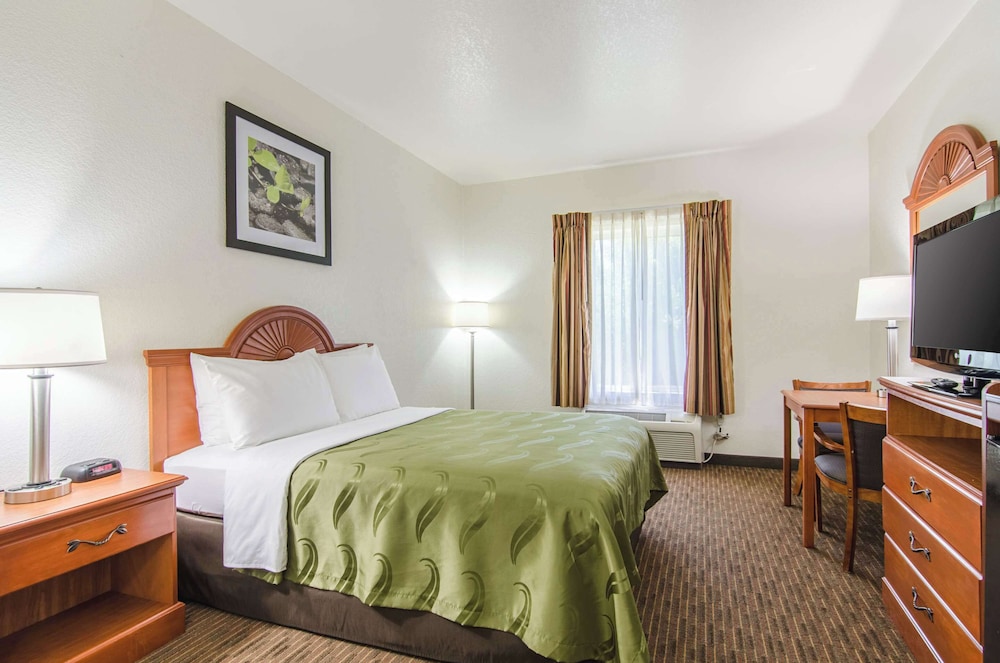 Quality Inn Junction City Near Fort Riley - photo 17
