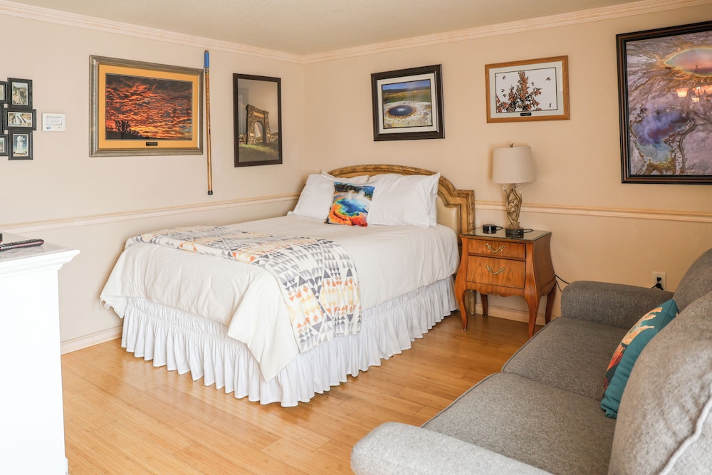 Yellowstone Gateway Inn - photo 82