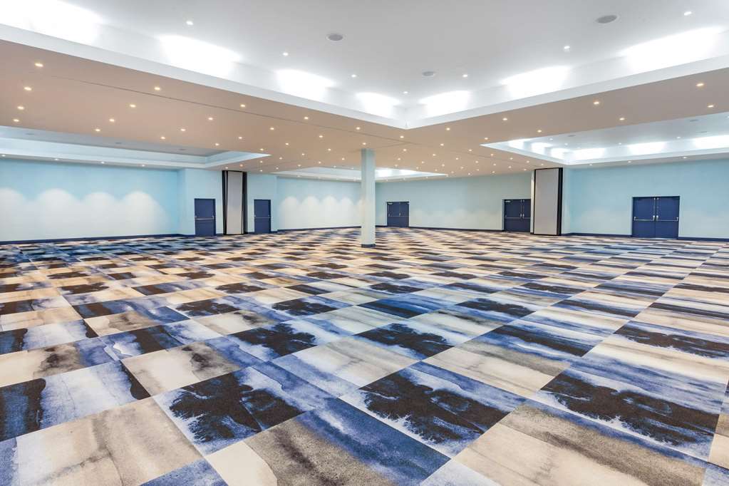 Ramada by Wyndham Hartford North Bradley Airport - photo 31