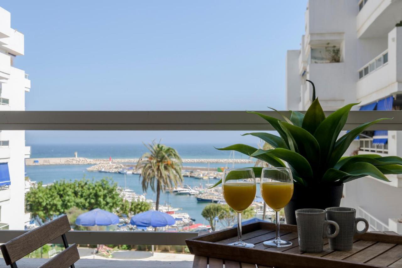 Estepona Marina with Sea Views Pool And Parking — 4-Star Luxury Hotel in Estepona, Spain