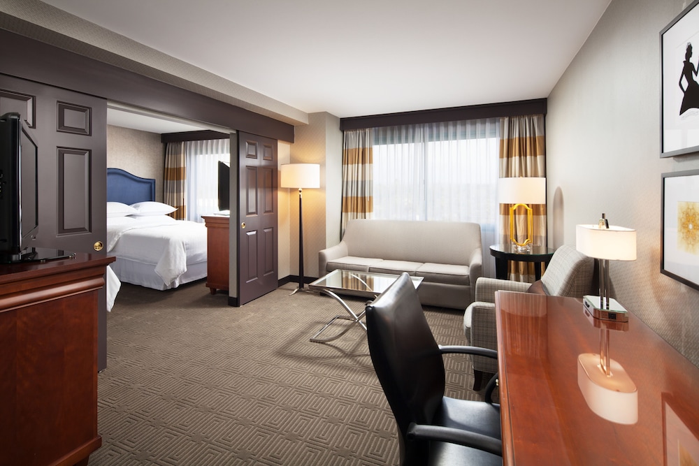 Sheraton Fairplex Suites & Conference Center - photo 8